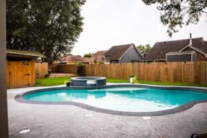 how to keep snakes out of home swimming pool with fence